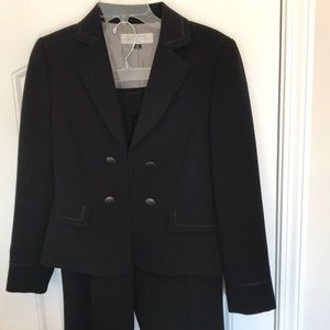 Ladies Pant Suit